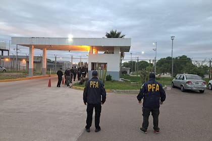 Operativo en el penal Almafuerte, de Mendoza, en una causa por sextorsión