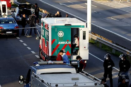 Operativo en la Avenida Gral. Paz. Un micro de larga distancia que salió de La Quiaca fue demorado