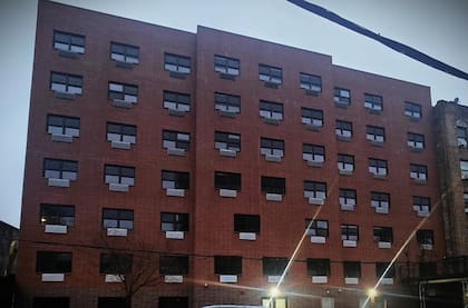Oportunidad en Honeywell Avenue: edificio moderno de siete pisos en el Bronx ofrece 17 departamentos con alquileres desde $2762 para dos dormitorios