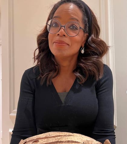 Oprah Winfrey ingresó al mundo del periodismo cuanto tenía 19 años