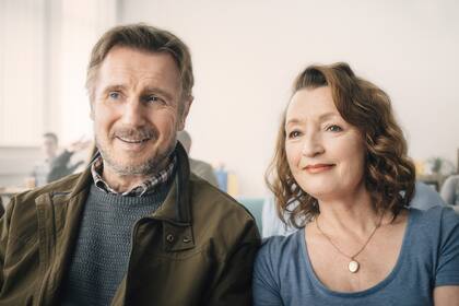 Liam Neeson y Leslie Manville en Un amor extraordinario, estreno de este jueves