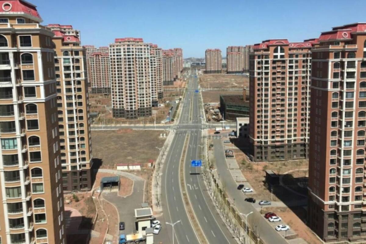 Ordos Kangbashi fue construida para albergar a 300.000 personas, pero solo 70.000 personas se mudaron a la ciudad