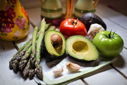 El nombre "vegano" surgió de tomar las primeras y últimas tres letras del término "vegetariano", como una manera de marcar "el principio y el fin" de esta práctica