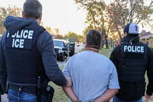 Organizaciones afirman que el ICE utiliza estrategias diseñadas para persuadir o confundir a los residentes con el fin de arrestarlos (Archivo)