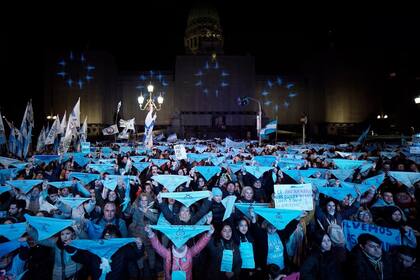 Organizaciones celestes realizarán por las redes sociales un encuentro "en favor de las dos vidas" y rechazarán el aborto