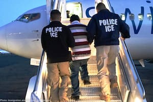 Organizaciones de ayuda a los migrantes explican que un extranjero en EE.UU. no está obligado a contestar preguntas sobre su estatus migratorio