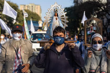 En la última marcha de San Cayetano las organizaciones sociales afines al Gobierno expusieron sus críticas