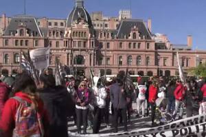 Organizaciones sociales marchan por el centro porteño