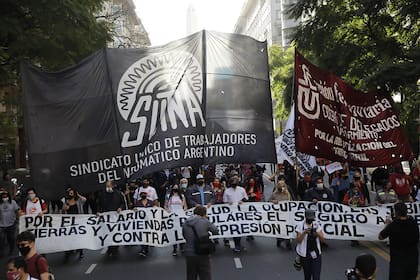 Hubo una movilización en el Obelisco del llamado sindicalismo combativo; hubo reclamos al Gobierno por la gestión de la crisis sanitaria