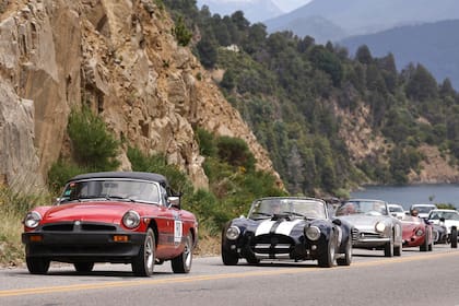 Organizada por el Club de Automóviles Sport (CAS), las 100 Millas fueron tres días de competencia, con más de 100 vehículos sport a lo largo de un marco geográfico extraordinario