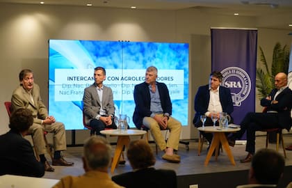Organizado por la SRA, el panel “Intercambio con agrolegisladores” estuvo conformado Pablo Torello, Luis Picat, Ricardo Buryaile y Francisco Paoltroni