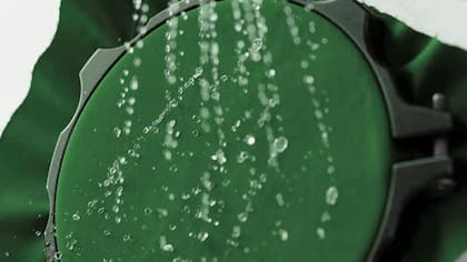 OrganoTex imita las propiedades de las hojas de loto, que son naturalmente repelentes al agua