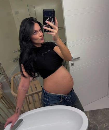 Oriana Sabatini había anunciado que daría a luz en Roma para que Dybala estuviera cerca suyo