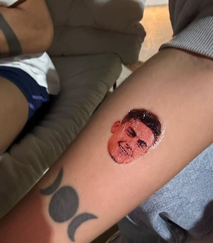 Oriana Sabatini se hizo "un tatuaje" en honor a Paulo Dybala