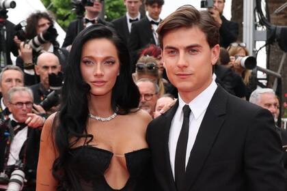 Oriana Sabatini y Paulo Dybala, en la alfombra roja de Cannes