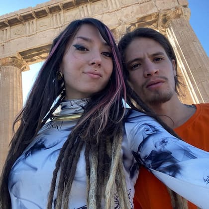 Orión y Shani viajaban con un grupo de amigos por Europa durante los meses anteriores al atentado