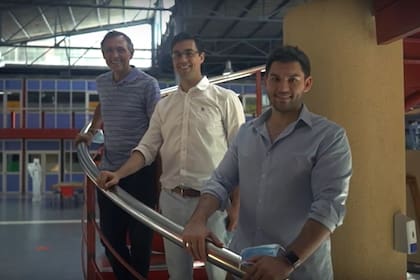 Orlando, Cristian y Pablo Alberoni, los creadores del Kinebot