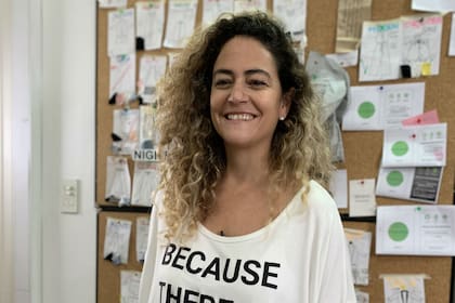 Ornella Basilotta recicla las bolsas en las que llega la arena para fracking a Vaca Muerta