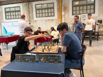 Oro y Diego Flores, los dos argentinos que compitieron en el torneo Prodigios y Leyendas de Madrid, terminaron con un triunfo para cada uno en sus duelos.