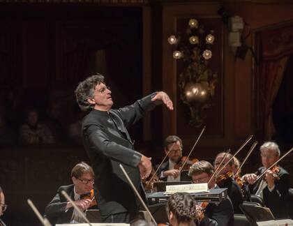 Orquesta Sinfónica de Lucerna dirigida por Michael Sanderling