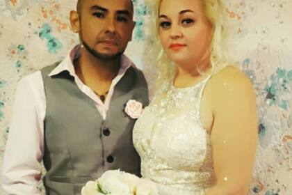 Ortiz denunció que su esposo fue expulsado del país mientras tenía un trámite migratorio en curso y sin poder completar el proceso