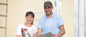 Son emprendedores y construyen casas baratas en 5 días