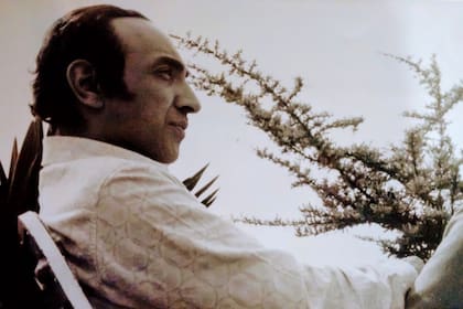 Oscar Brandan en La Cumbre, fotografiado por Jorge Glusberg