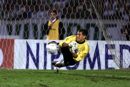 Oscar Córdoba fue clave en la final contra Palmeiras, en Brasil, desviando los penales de Asprilla y Roque Junior