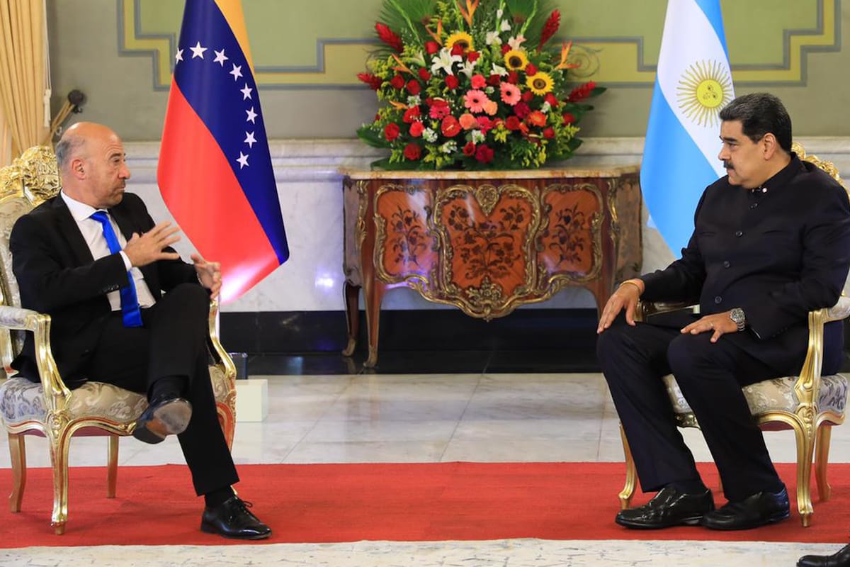 Oscar Laborde, exembajador del kirchnerismo en Caracas, ofició de nexo con el régimen de Maduro para hacerle llegar una carta al gendarme argentino que es prisionero de Venezuela