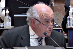Oscar Parrilli esta tarde en la sesión del Senado