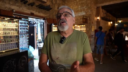 Oscar Pérez y su esposa vinieron a Qatar como un auto regalo por los 32 años de casados.