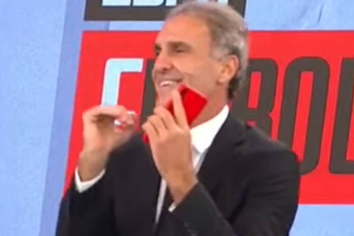 Oscar Ruggeri se puso a bailar y desató la risa de todos sus compañeros