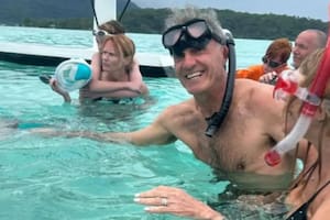 Oscar Ruggeri y Nancy Otero, de buceo en la Polinesia