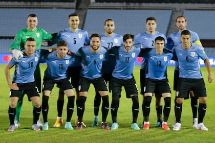 Oscar Tabárez eligió a 28 futbolistas para disputar la Copa América con la selección uruguaya