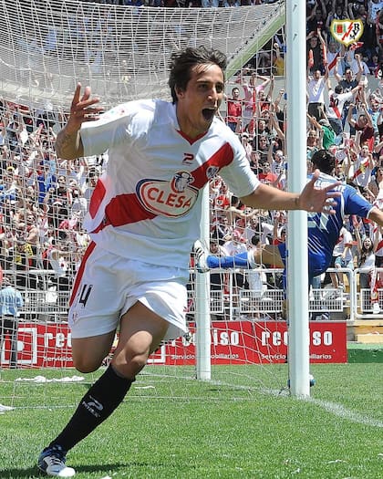 Oscar Trejo enamoró enseguida a los hinchas del Rayo por su compromiso y amor por el club