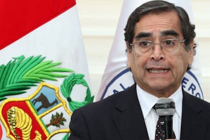 "Ese tipo de condiciones no están en los contratos. Lo descartamos de plano”, dijo el ministro de Salud peruano Oscar Ugarte