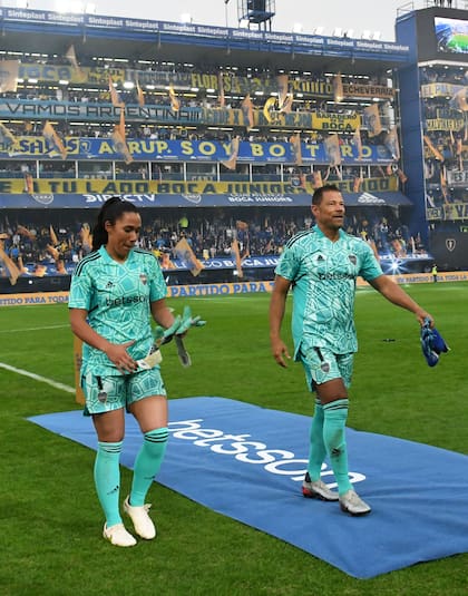 Óscar y Vanessa Córdoba, ovacionados en la Bombonera