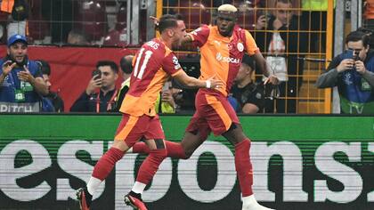 Osimhen festeja el gol con el que Galatasaray le ganó al Liverpool