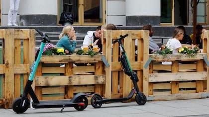 Oslo introdujo los patinetes eléctricos y cuenta con 5.000 estaciones de recarga de vehículos eléctricos