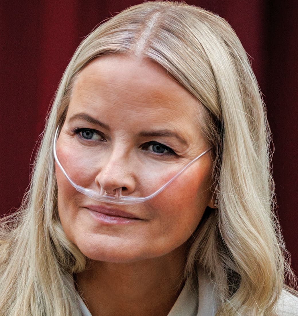 OSLO, NORWAy - En sus últimas presentaciones, la princesa de Noruega Mette-Marit apareció con "bigotera" por la delicada situación de salud que atraviesa por una fibrosis pulmonar (Photo by Per Ole Hagen/Getty Images)
