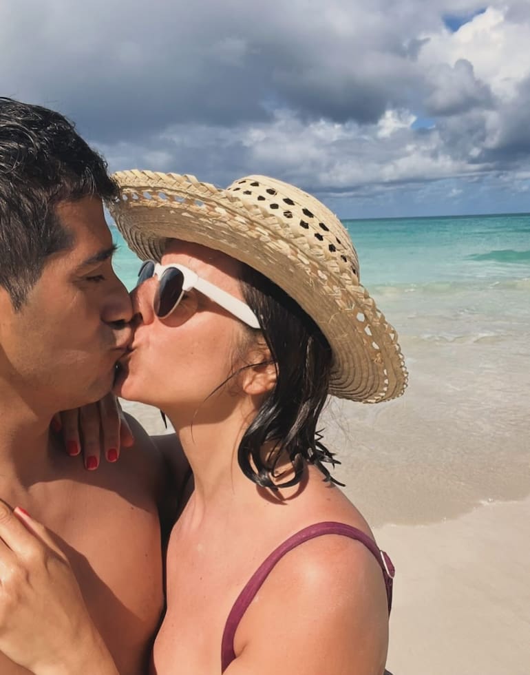 Osqui Guzmán junto a su mujer, Leticia González de Lellis, con quien hace 28 años que comparte la vida y el trabajo