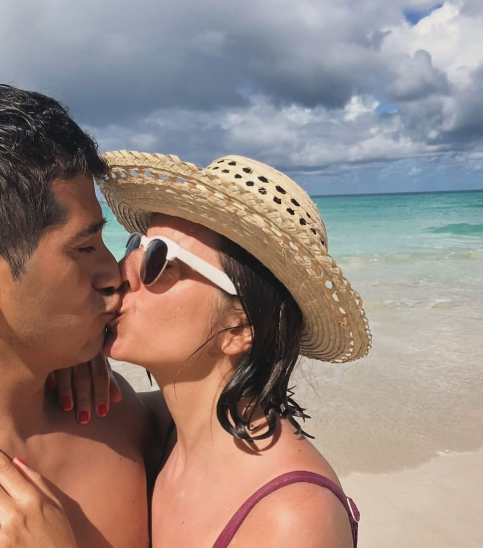 Osqui Guzmán junto a su mujer, Leticia González de Lellis, con quien hace 28 años que comparte la vida y el trabajo