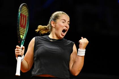 Ostapenko vence nuevamente a Swiatek y enfrentará a Sabalenka en semis de Stuttgart