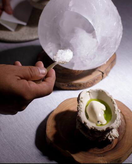 Ostra con aceite verde