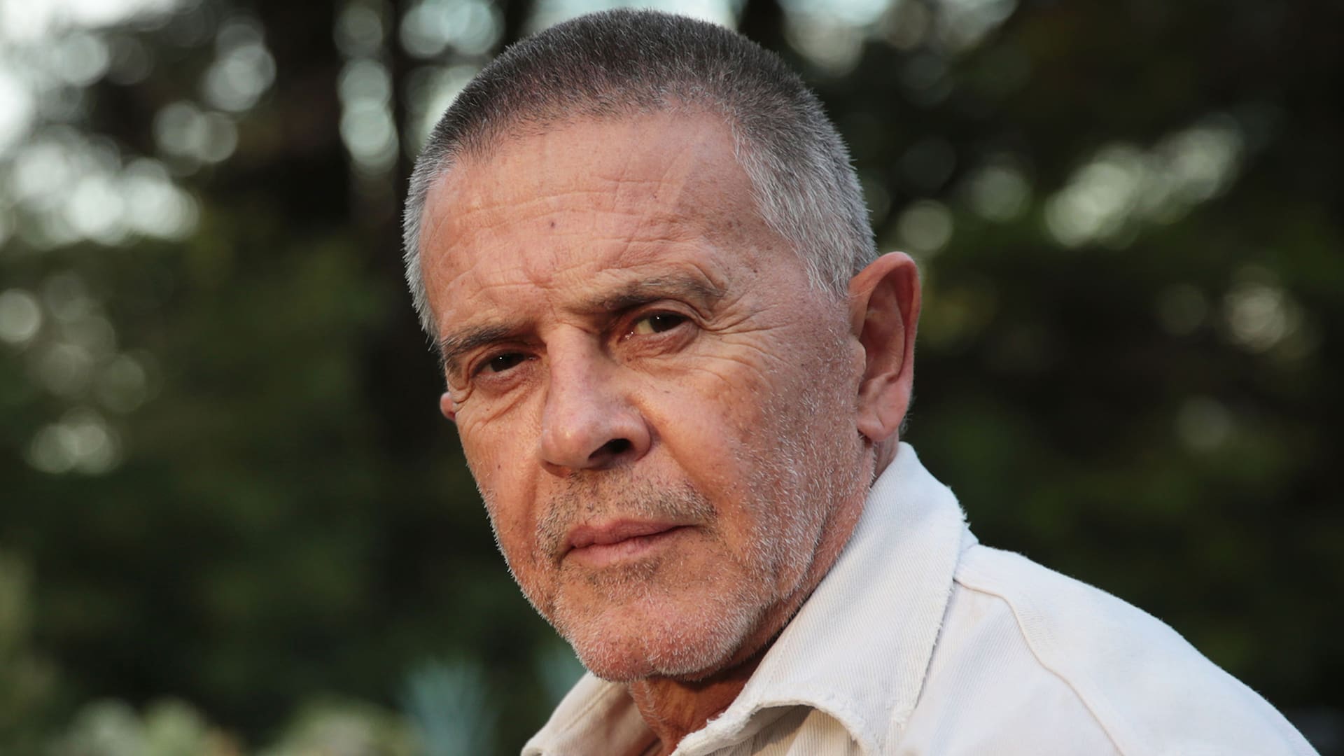 Osvaldo Laport habló con LA NACIÓN sobre cómo está su relación con Soledad Silveyra, el especial rodaje del film Hombre muerto y su gran historia de amor que ya lleva 45 años