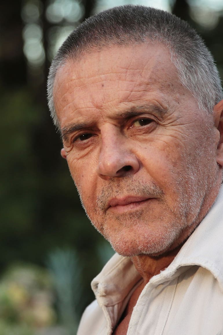 Osvaldo Laport habló con LA NACIÓN sobre cómo está su relación con Soledad Silveyra, el especial rodaje del film Hombre muerto y su gran historia de amor que ya lleva 45 años