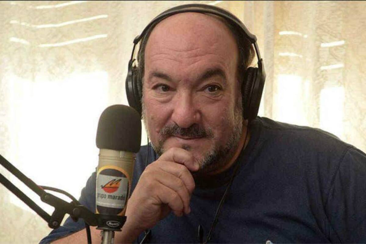 Osvaldo "El Turco" Wehbe, legendario relator radial de fútbol, falleció hoy a los 63 años. Estaba internado desde el 26 de julio luego de sufrir un ACV.