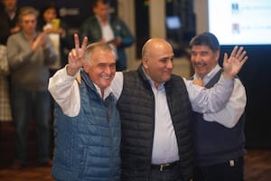 Intendentes peronistas de Tucumán respaldan al gobernador y presionan a los senadores para que acompañen la Ley Bases