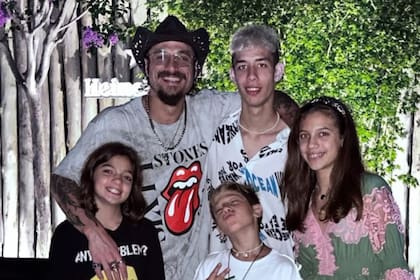 Osvaldo mantiene un vínculo con sus cuatro hijos Gianluca, Victoria, María Helena y Morrison