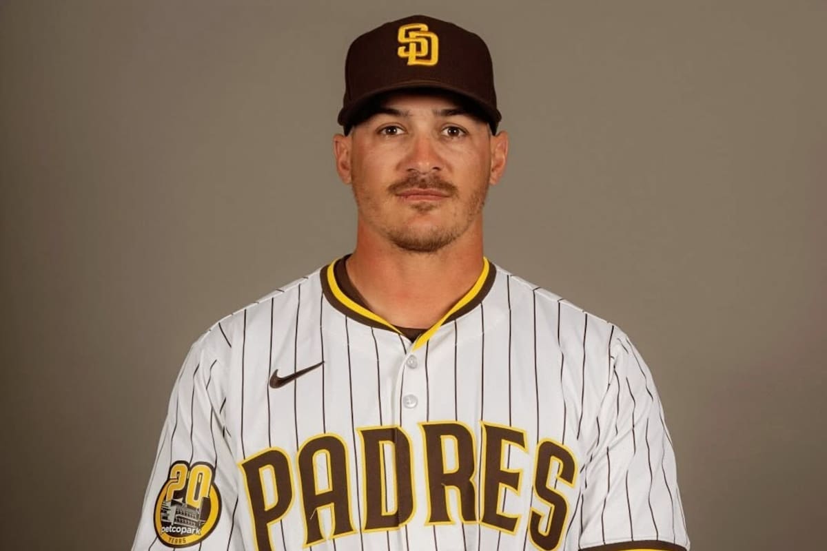 Oswaldo Pirela, coordinador de receptores de ligas menores de los San Diego Padres, fue arrestado por agentes federales en el aeropuerto internacional de El Paso